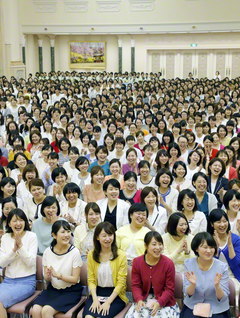 ４７都道府県から友が集い、東京牧口記念会館で開かれた「全国白蓮グループ大会」（１日）